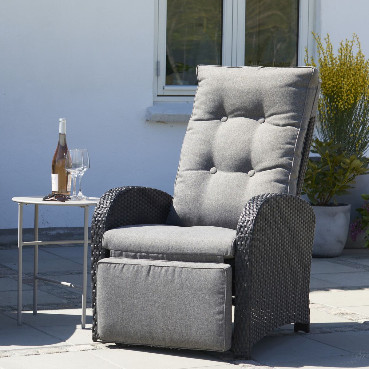 Outfit Ella mekanismituoli musta